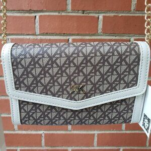BNWT ANNE KLEIN wallet on a chain in chalk (OS)
